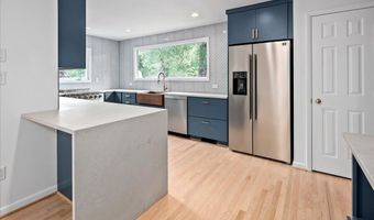 9026 MCNAIR Dr, Alexandria, VA 22309