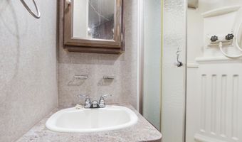 422 Mcduff Dr, Alford, FL 32420
