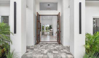 100 Glenbrook Ct, Atlantis, FL 33462