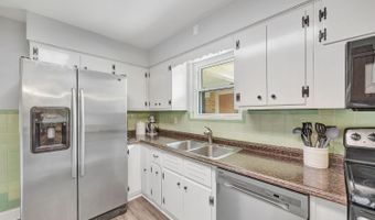 5538 Silverpoint Dr, Cincinnati, OH 45247