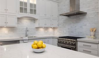 50 School St 5, Newport, RI 02840