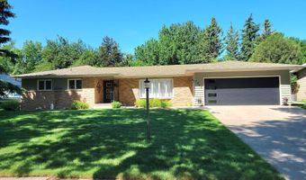 1824 Eisenhower Cir, Aberdeen, SD 57401