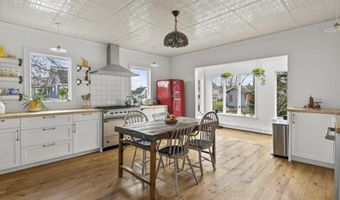 38 Union St, Belfast, ME 04915