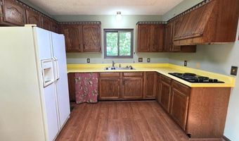 498 Delta Ln, Big Sandy, TN 38221
