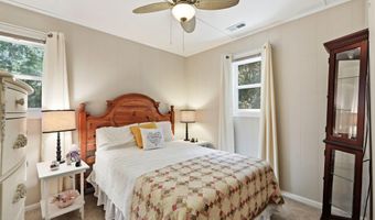 614 Country Club Dr, Arapahoe, NC 28510