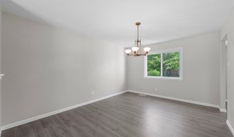 412 Sorrento Dr, Ballwin, MO 63021