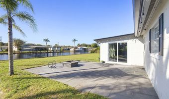 1617 Paradise Ln, Astor, FL 32102