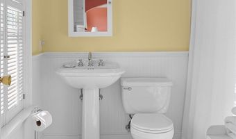 20 Lincoln St, Jamestown, RI 02835