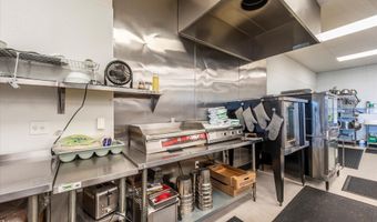 215 SE 10TH St, Bandon, OR 97411