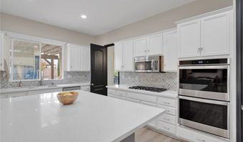 20267 Fuji Ct, Apple Valley, CA 92308