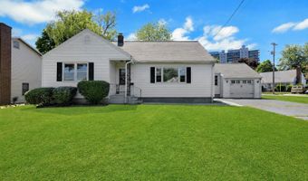371 Northfield Dr, Bridgeport, CT 06606