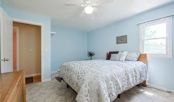15 Blue Jay Dr, Cranston, RI 02920