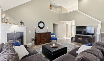 617 Eaton Dr, Aurora, OH 44202