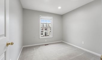 7035 KINGS MANOR Dr, Alexandria, VA 22315