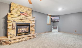 901 Geneva Dr, Alexandria, MN 56308