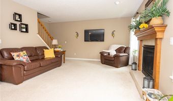 11686 Parkwood Dr, Alden, NY 14004