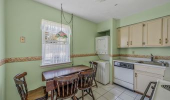 47 Harbor N, Amityville, NY 11701