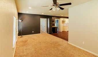 101 N Hubbard St, Alvord, TX 76225
