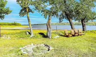 8 Duck Head Ln, Babb, MT 59411