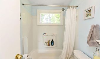 16 Clark Island Rd, Amherst, NH 03031