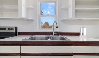1609 W Main Rd, Middletown, RI 02842