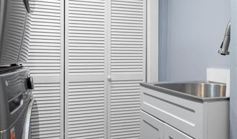 174 Seaside Dr, Jamestown, RI 02835