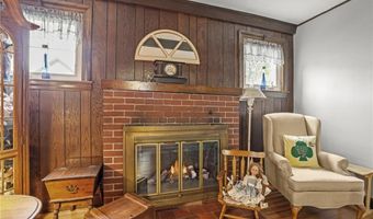 64 Dyer Ave, East Providence, RI 02915