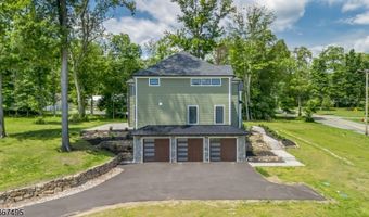 2 Buckingham Rd, Bayonne, NJ 07035