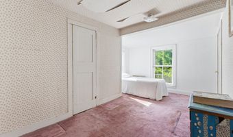 60 Chaplin St, Chaplin, CT 06235