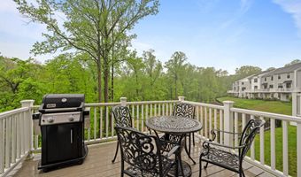 81 Brentwood Cir 81, Danbury, CT 06810