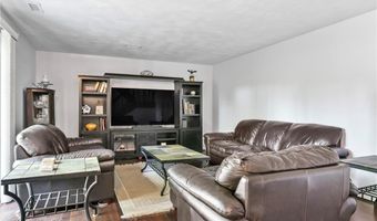 18 Caddy Rock Rd C, North Kingstown, RI 02852