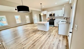 615 Oakleigh Ave, Appomattox, VA 24522