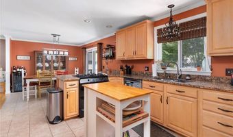 16 Taylor Ln, Warwick, RI 02886