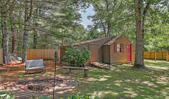 10 Narrow Ln, Charlestown, RI 02813