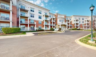 701 W Rand Rd 227, Arlington Heights, IL 60004