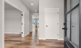 N9239 LAURA Street, Appleton, WI 54915