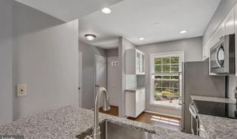 2522- D S ARLINGTON MILL Dr 4, Arlington, VA 22206