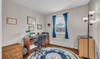 23 Fleetwood Dr, Danbury, CT 06810