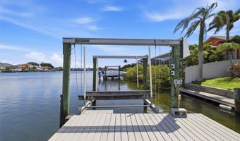 831 CHIPAWAY Dr, Apollo Beach, FL 33572