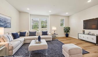 7355 MOUNTAINEER Dr, Alexandria, VA 22306