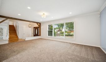 2425 N Drury Ln, Arlington Heights, IL 60004