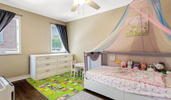 3 Grant Ave, Albertson, NY 11507