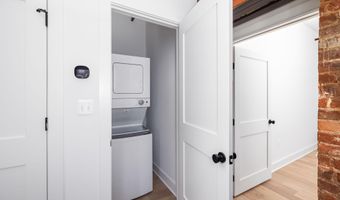 901 KING St 202, Alexandria, VA 22314