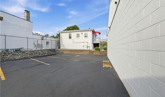 620 Killingly St, Johnston, RI 02919