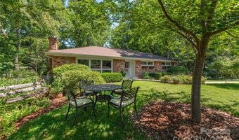 24 Woodcrest Rd, Asheville, NC 28804