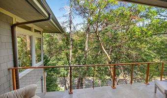 545 Ashland Creek Dr, Ashland, OR 97520