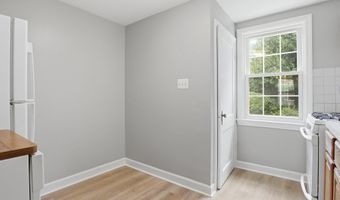 934 N LONGFELLOW St, Arlington, VA 22205