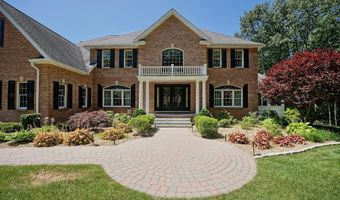 8 Meeting Rock Dr, Atkinson, NH 03811