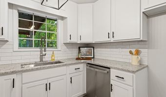 5042 LAPINE Dr, Adamsville, AL 35005