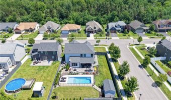 132 Boxelder Ln, Amherst, NY 14228